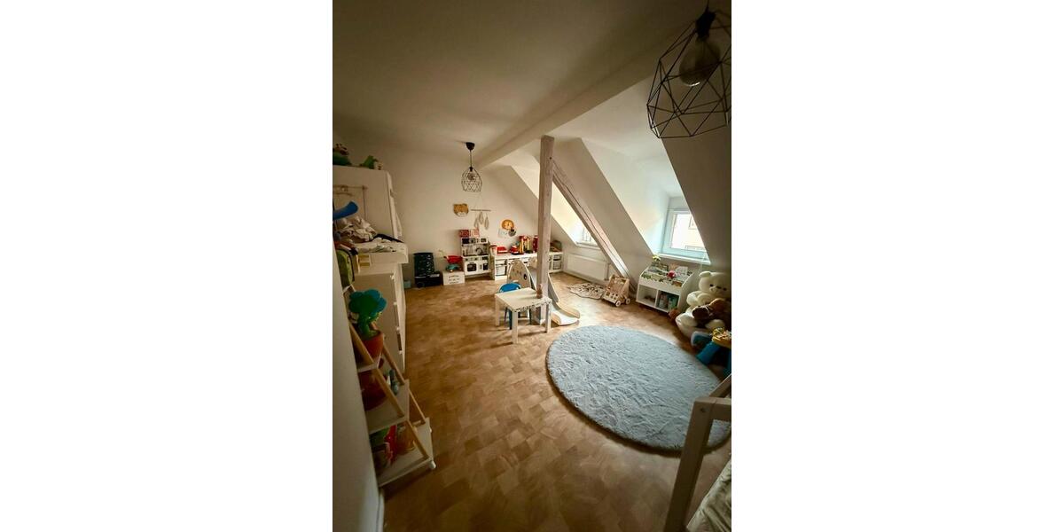 Dachgeschoßwohnung Pirmasens - 3.5 Zimmer, 120 m&sup2;, 850&euro; | Angebot:26459282