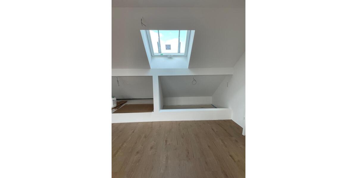 Dachgeschoßwohnung Rodenbach - 3 Zimmer, 77 m&sup2;, 900&euro; | Angebot:26166256