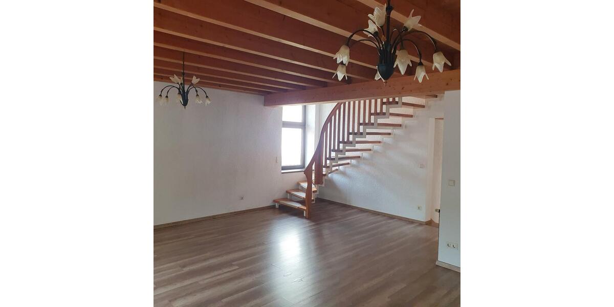 Etagenwohnung Queidersbach - 4 Zimmer, 160 m&sup2;, 950&euro; | Angebot:26394050