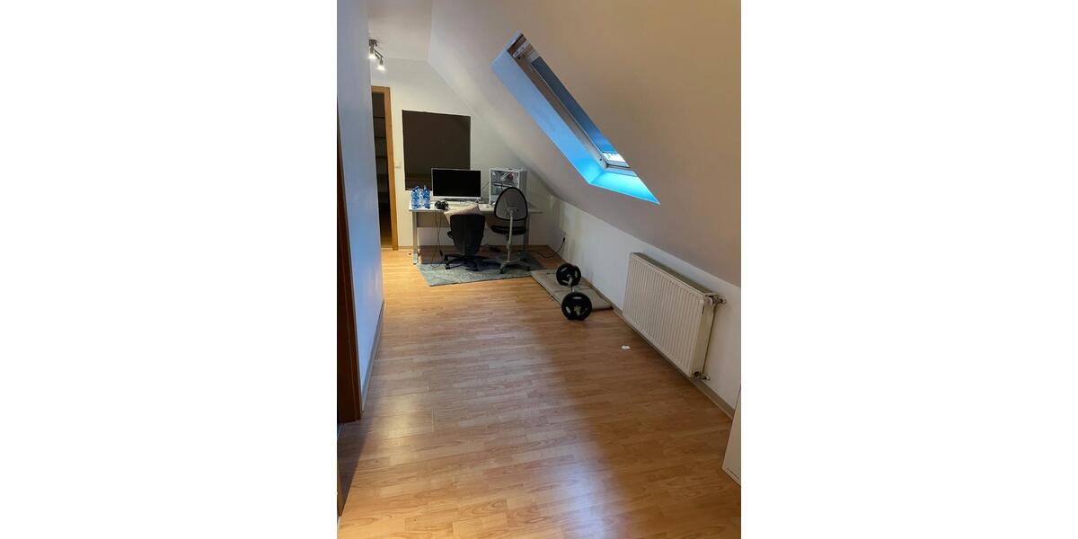 Dachgeschoßwohnung Kaiserslautern Betzenberg - 2 Zimmer, 30 m&sup2;, 320&euro; | Angebot:26442545