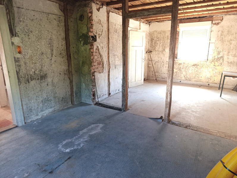 ObjNr:19689 - Haus im Rohbauzustand in giuter Lage von Hauenstein 3 zimmer