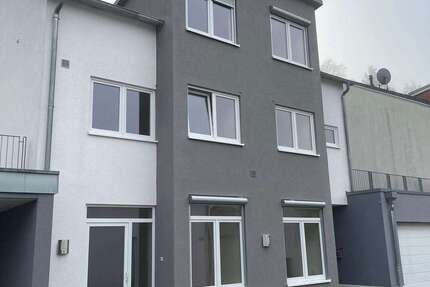 Haus zum Mieten in Kaiserslautern 2.875 € 273 m² 5 zimmer