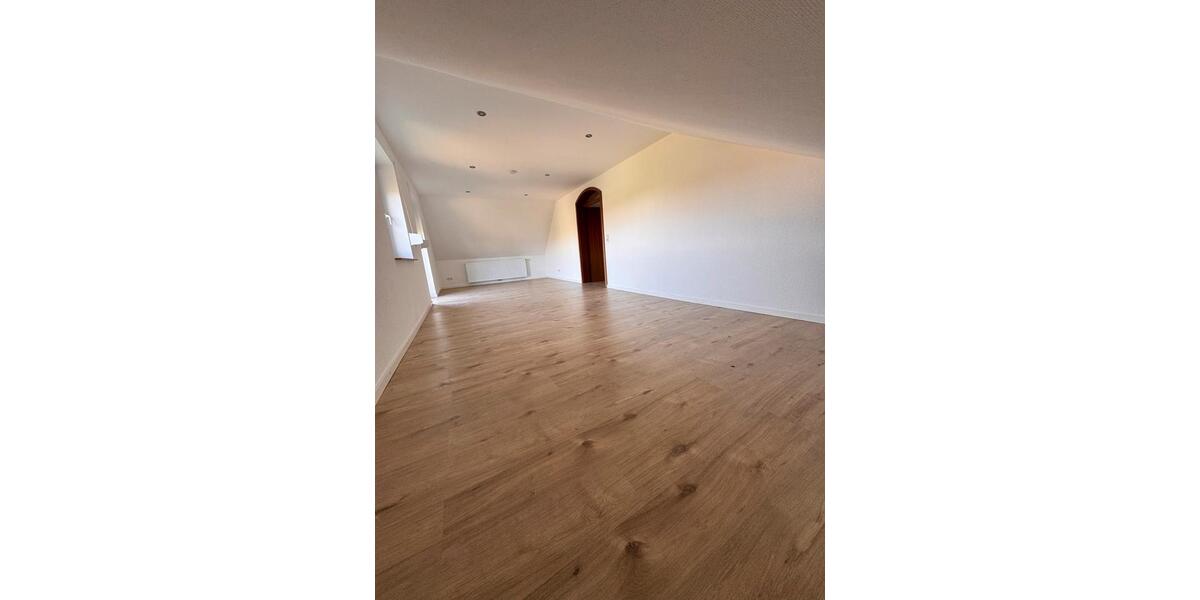 Dachgeschoßwohnung Mackenbach - 2 Zimmer, 67 m&sup2;, 900&euro; | Angebot:26271418