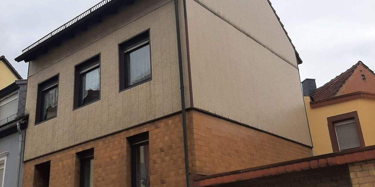 Reihenhaus Pirmasens Innenstadt - 5 Zimmer, 112 m&sup2;, 79.000&euro; | Angebot:25727247