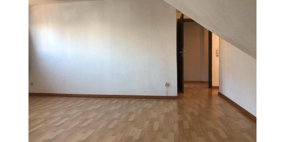Dachgeschoßwohnung Kaiserslautern - 1 Zimmer, 38 m&sup2;, 365&euro; | Angebot:26349312