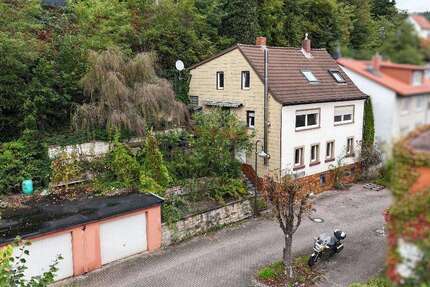 Haus zum Kaufen in Waldfischbach 129.000 € 130 m² 7 zimmer