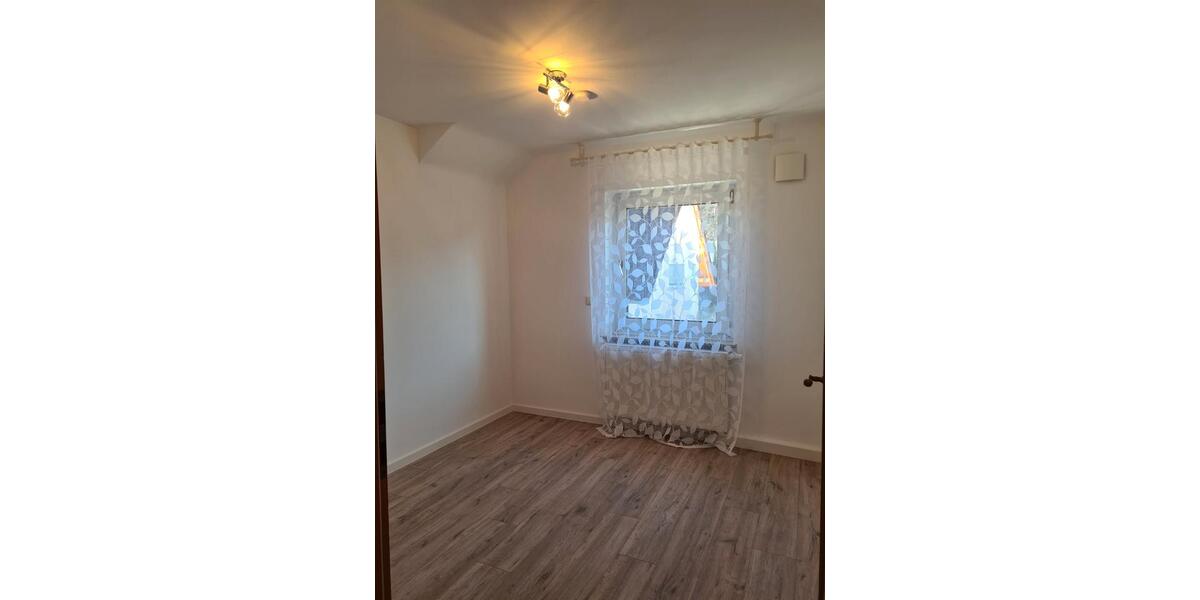 Etagenwohnung Ramstein-Miesenbach Miesenbach - 4 Zimmer, 110 m&sup2;, 1.490&euro; | Angebot:26337516