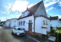 Naturnah & stadtnah: Familienfreundliches Einfamilienhaus in begehrter Lage von Erfenbach