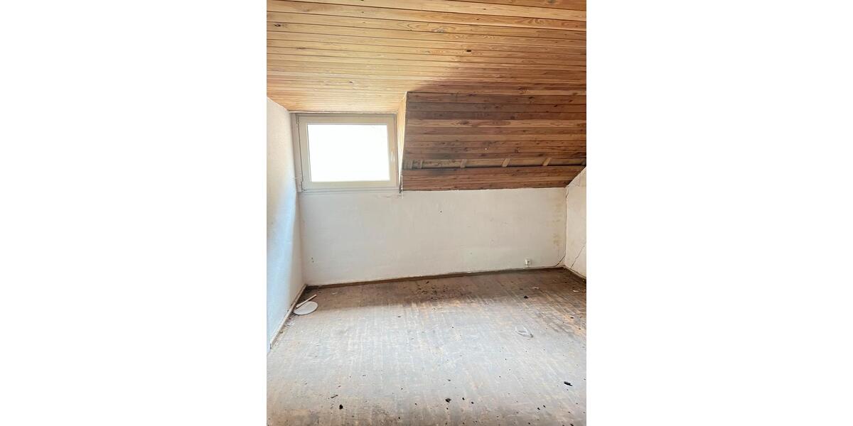 Doppelhaushälfte Elmstein - 8 Zimmer, 172 m&sup2;, 62.000&euro; | Angebot:26290075