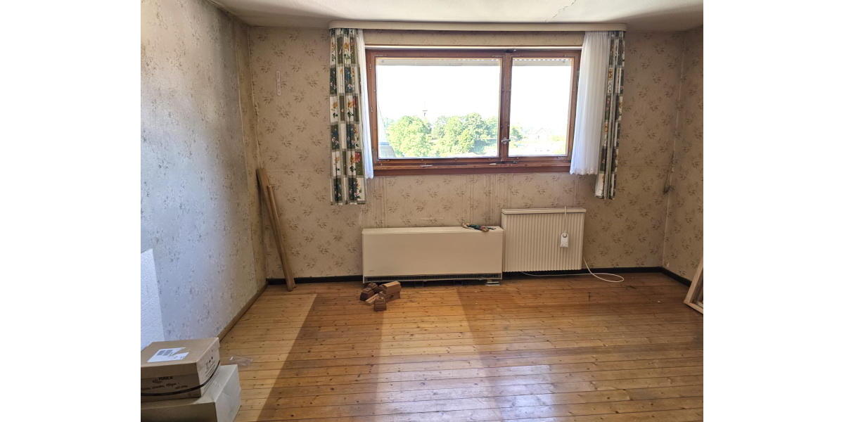 ObjNr:19202 - Solides Zweifamilien-Reihenmittelhaus sucht Handwerker 6 zimmer