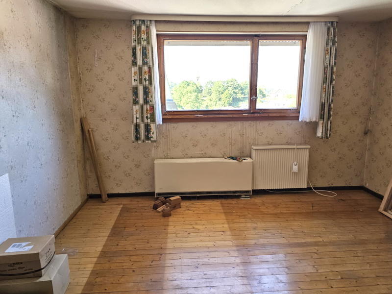 ObjNr:19202 - Solides Zweifamilien-Reihenmittelhaus sucht Handwerker 6 zimmer