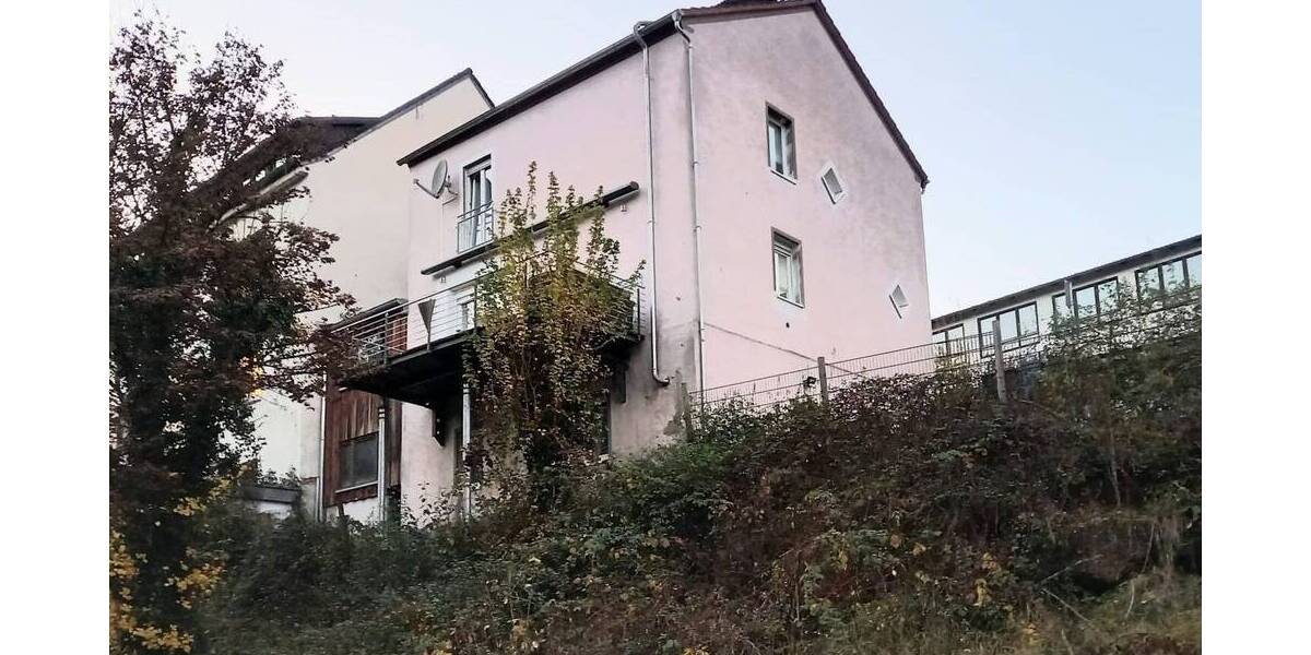 TOP Wohnhaus mit Balkon, Terrasse, Garten, Garage und ca. 40 m² Ausbaupotenzial im Dachstudio, in Rodalben (Pirmasens) 4 zimmer