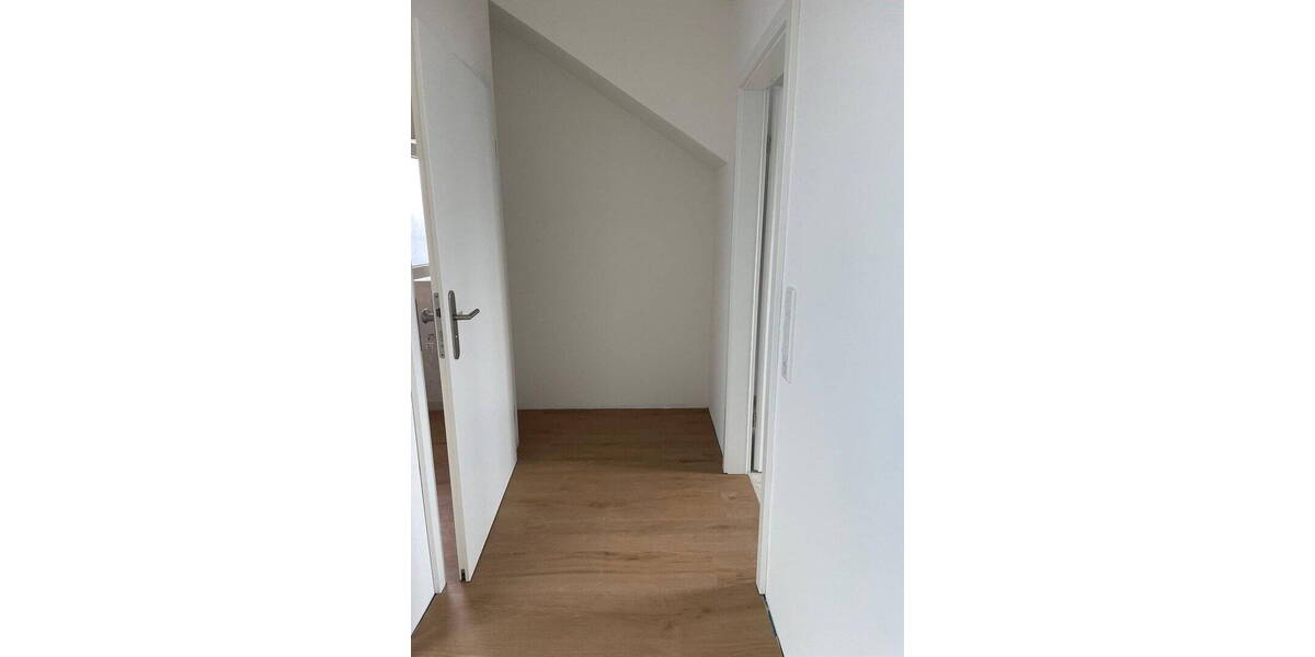 Etagenwohnung Rodenbach - 3 Zimmer, 77 m&sup2;, 900&euro; | Angebot:26731161