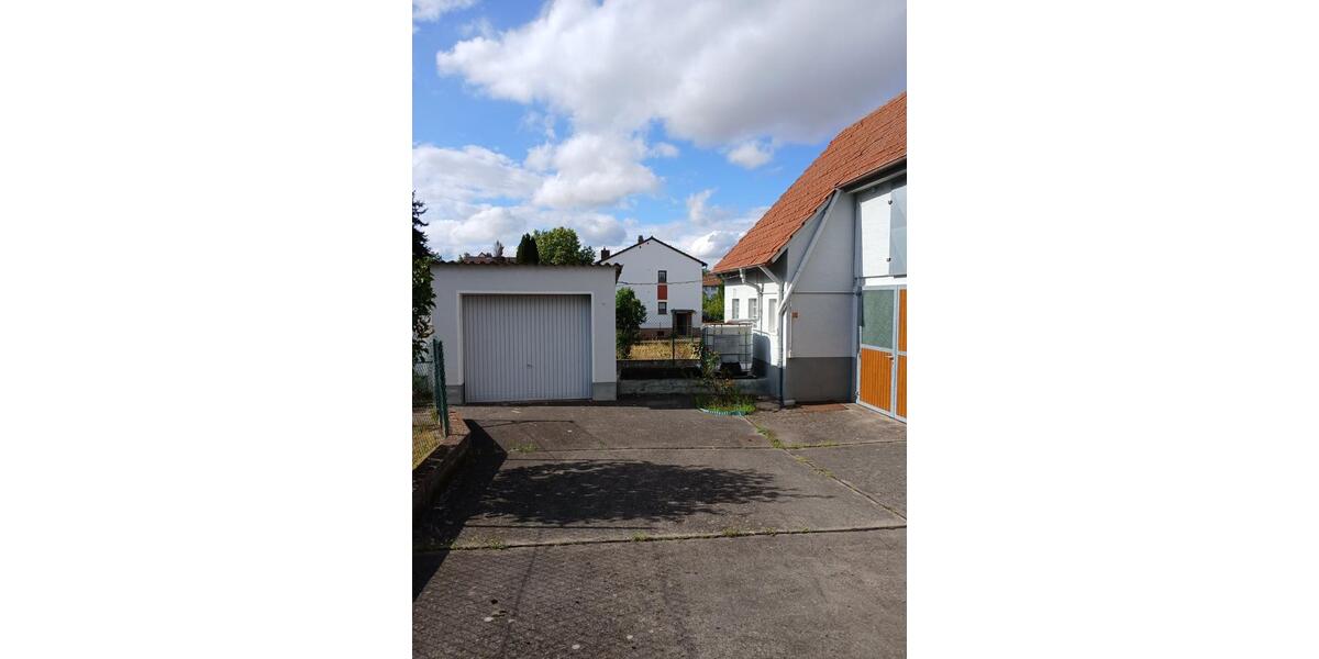 Charmantes Einfamilienwohnhaus mit Garage, Nebengeb. und Garten 6 zimmer