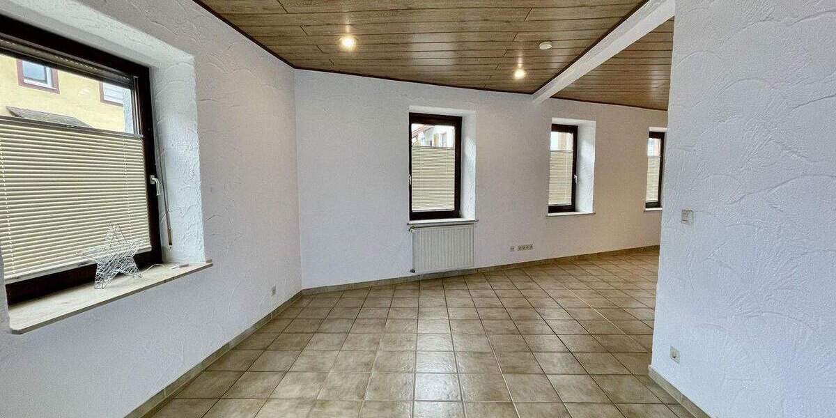 Doppelhaushälfte Bad Dürkheim - 5 Zimmer, 170 m&sup2;, 1.350&euro; | Angebot:25657429