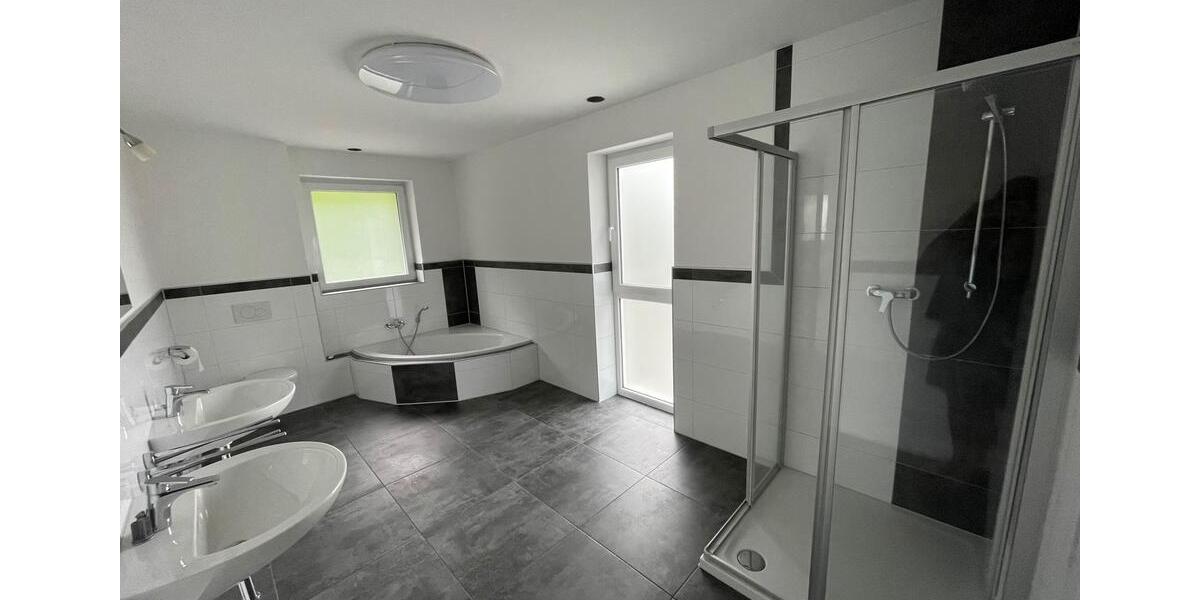 Doppelhaushälfte Kaiserslautern - 4 Zimmer, 166 m&sup2;, 2.000&euro; | Angebot:26609449