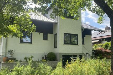 Einfamilienhaus mit Einliegerwohnung KL Uni-Wohngebiet, 2 Garagen 6 zimmer