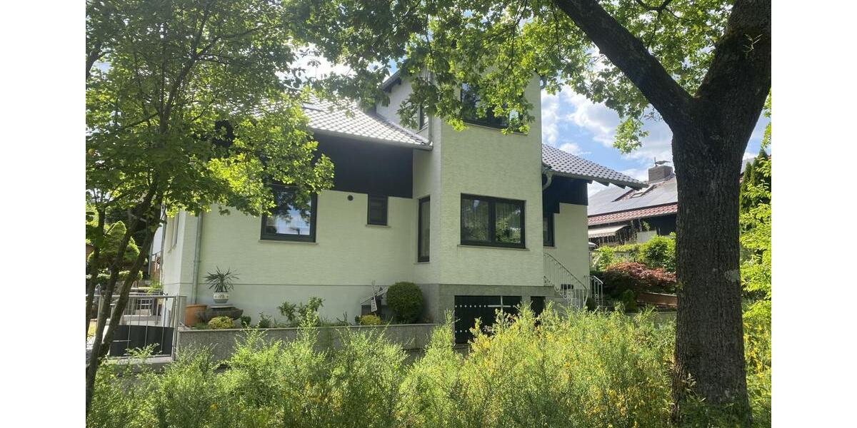 Einfamilienhaus mit Einliegerwohnung KL Uni-Wohngebiet, 2 Garagen 6 zimmer