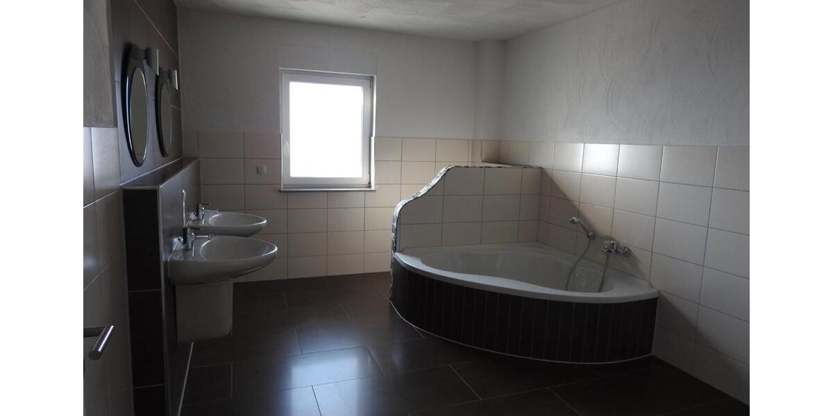 Einfamilienhaus Winnweiler - 6 Zimmer, 300 m&sup2;, 590.000&euro; | Angebot:26705110