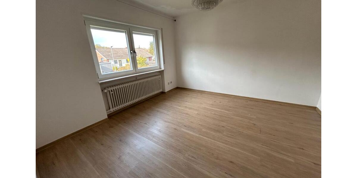 Etagenwohnung Kirchheimbolanden - 7 Zimmer, 200 m&sup2;, 2.000&euro; | Angebot:25978900
