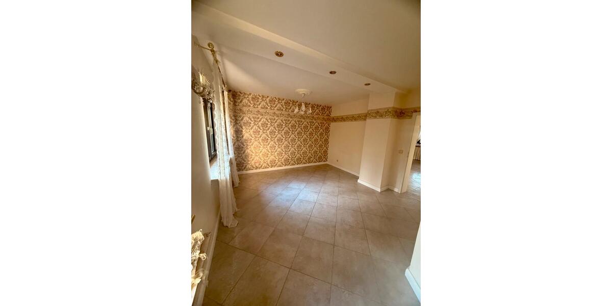 Etagenwohnung Kaiserslautern Engelshof - 4 Zimmer, 177 m&sup2;, 1.100&euro; | Angebot:25948178