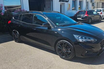 Ford Focus 114.000 km 12.950 &euro; Kaiserslautern/Erfenbach 67659