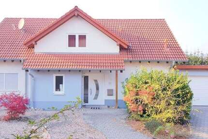 Haus zum Mieten in Niedermohr Schrollbach 2.900 € 286 m²