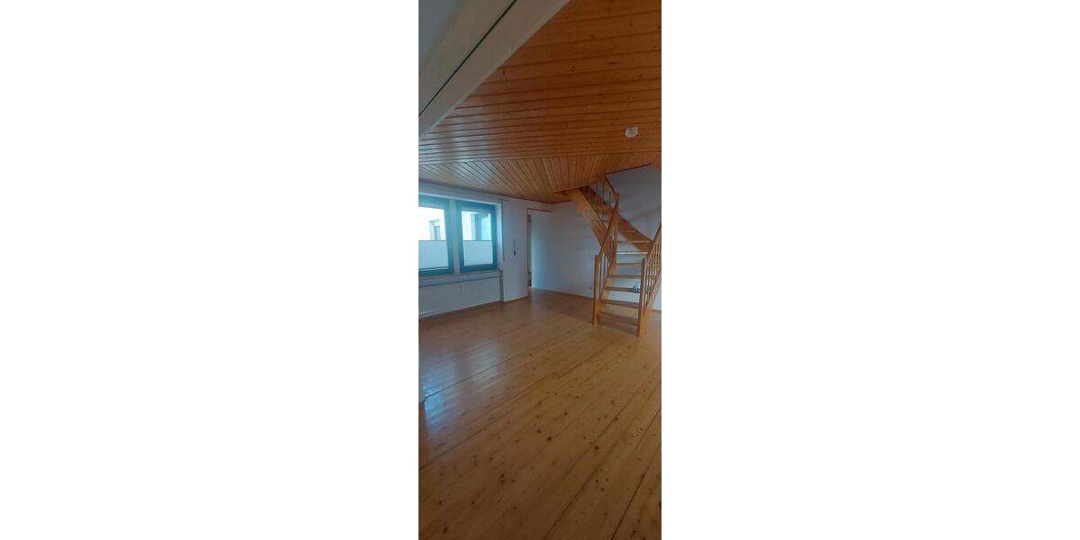 Etagenwohnung Gaugrehweiler - 4 Zimmer, 120 m&sup2;, 700&euro; | Angebot:26229209