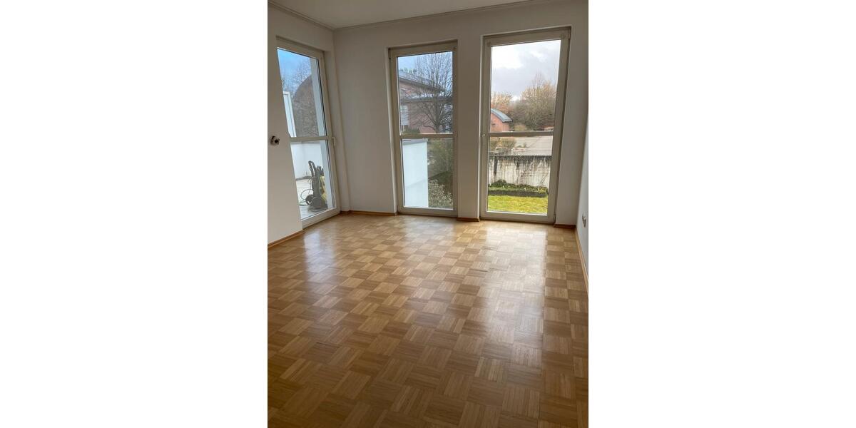 Doppelhaushälfte Kaiserslautern Betzenberg - 6 Zimmer, 179 m&sup2;, 2.250&euro; | Angebot:25023011
