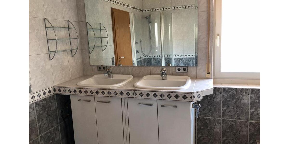 Einfamilienhaus Mehlingen - 5.5 Zimmer, 185 m&sup2;, 1.300&euro; | Angebot:27692043