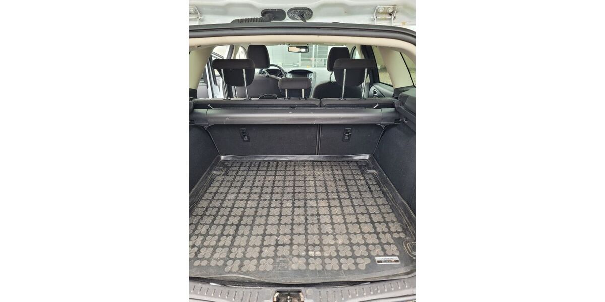 Ford Focus 131.800 km 8.500 &euro; Pirmasens 66953