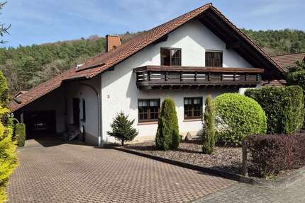 Haus Queidersbach - 8 Zimmer, 353 m&sup2;, 535.000&euro; | Angebot:26910301