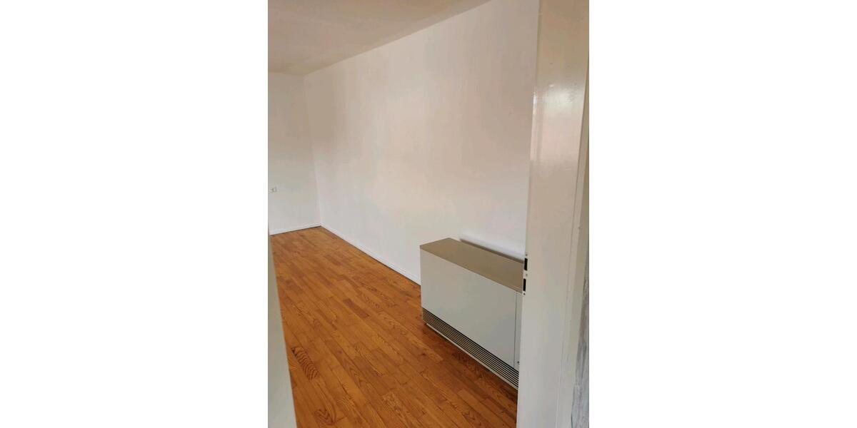 Doppelhaushälfte Wolfstein - 5 Zimmer, 130 m&sup2;, 122.000&euro; | Angebot:23130635