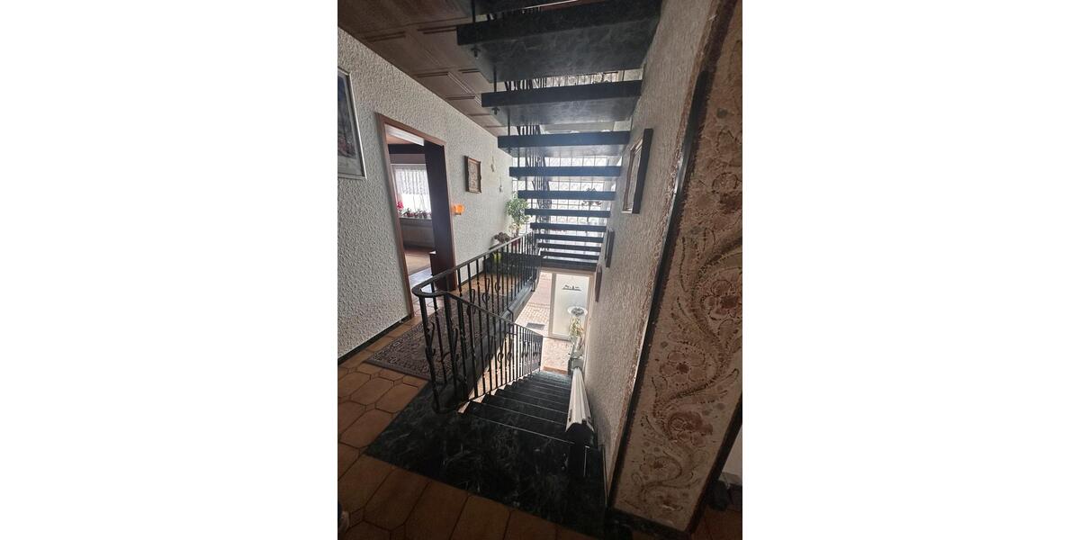 Einfamilienhaus Hermersberg - 10 Zimmer, 190 m&sup2;, 175.000&euro; | Angebot:26448247