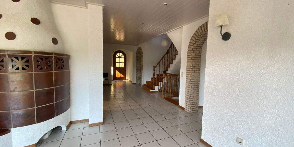 Bungalow Wallhalben - 7 Zimmer, 260 m&sup2;, 1.900&euro; | Angebot:26190672