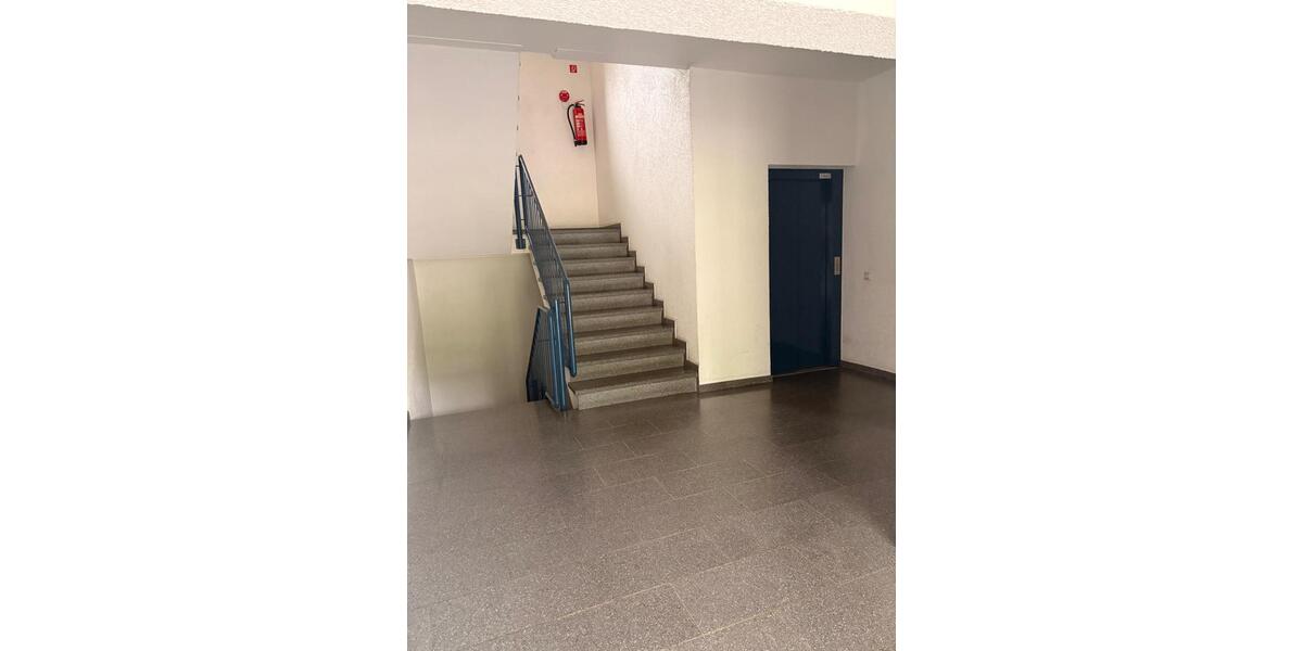 Dachgeschoßwohnung Kaiserslautern Betzenberg - 1 Zimmer, 27 m&sup2;, 75.000&euro; | Angebot:26676391