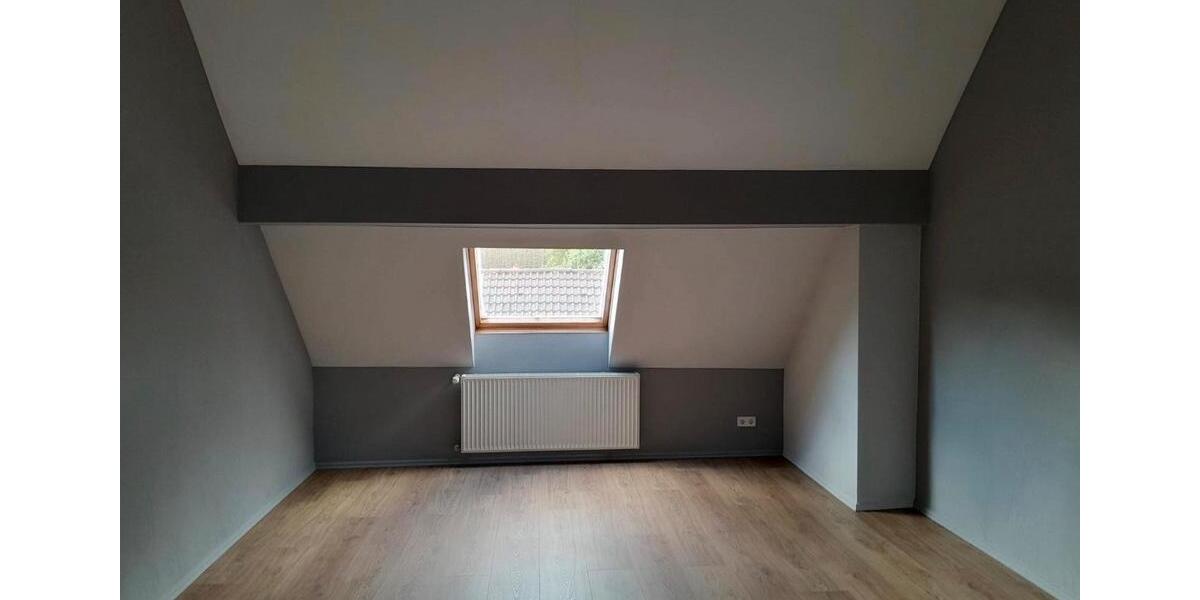 Dachgeschoßwohnung Queidersbach - 4 Zimmer, 100 m&sup2;, 1.200&euro; | Angebot:24853908