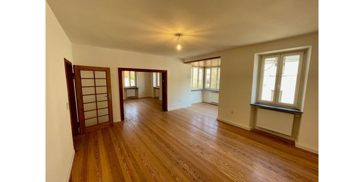 Provisionsfrei* Wunderschöne, komplett renovierte 140qm Altbauwohnung nahe Neustadt mit Garten - 5- Frankeneck | Angebot:25908495