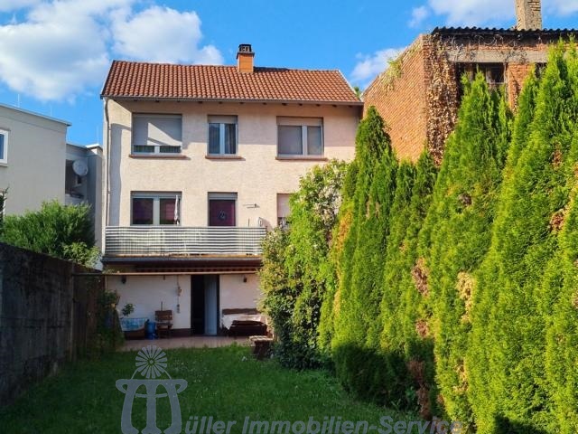 Liebevoll gepflegtes Einfamilienhaus in zentraler und doch ruhiger Wohnlage von Rodalben 6 zimmer
