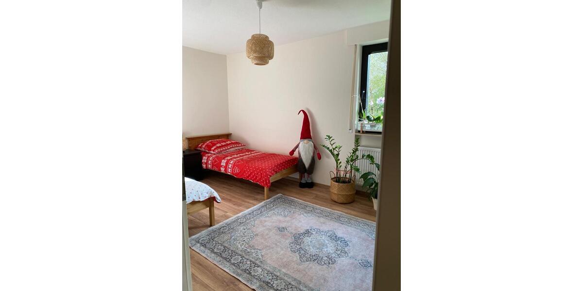 Erdgeschoßwohnung Kaiserslautern Bahnheim - 3 Zimmer, 100 m&sup2;, 1.300&euro; | Angebot:26023344