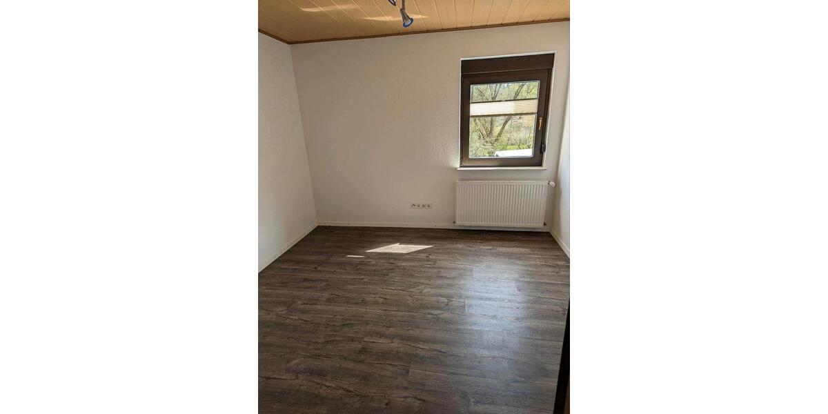 Einfamilienhaus Queidersbach - 6 Zimmer, 136 m&sup2;, 1.400&euro; | Angebot:24755428