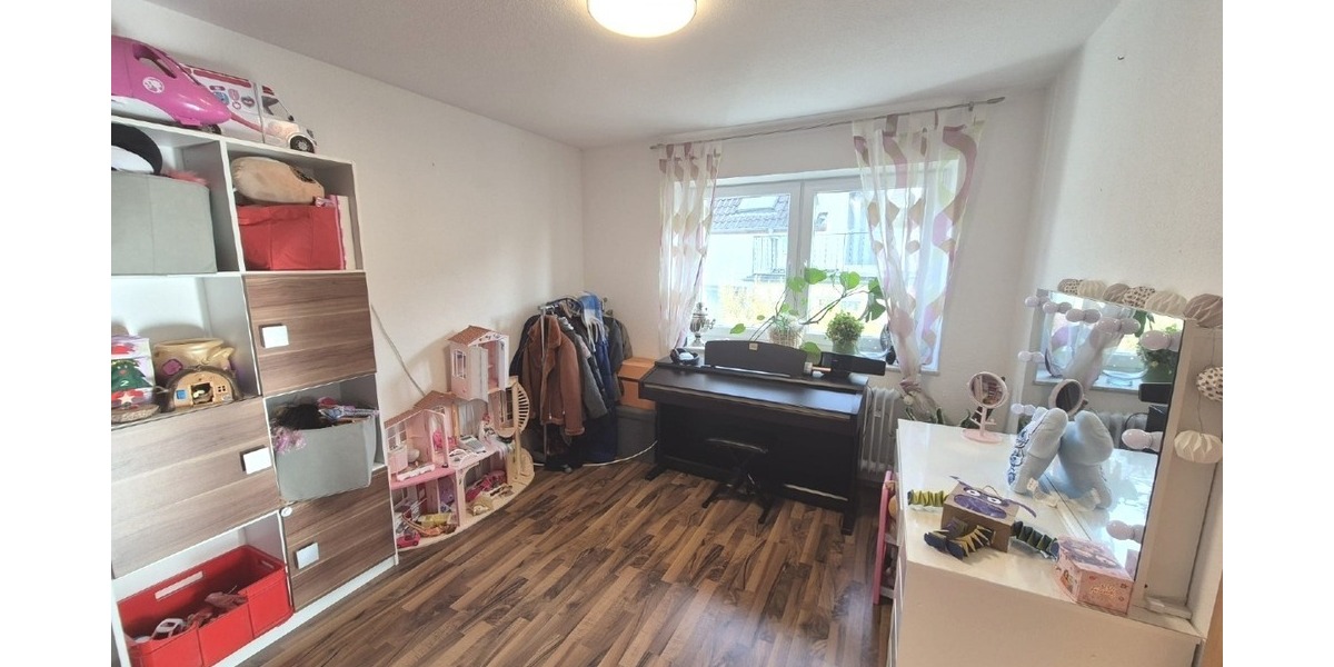 Großzügiges Wohnen für zwei Generationen: Poolbereich mit Poolbar & barrierefreiem EG - Zweifamilienhaus Katzweiler | Angebot:24408767