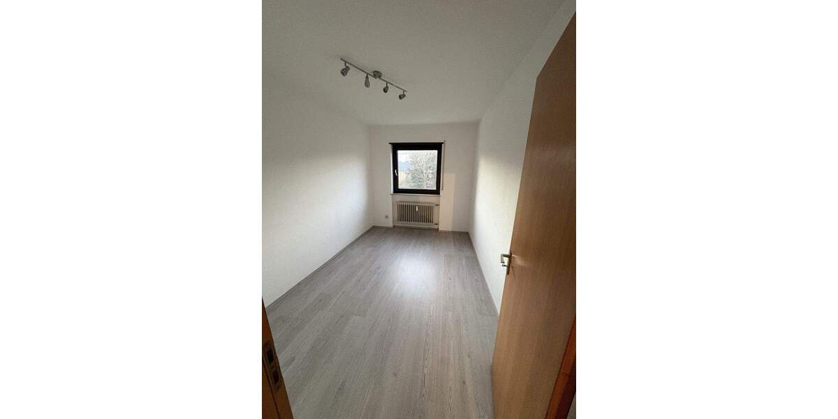 Blick & Lage!! helle - unvermietete 3,5 Zimmerwohnung ca. 88 qm mit Südbalkon 3 zimmer