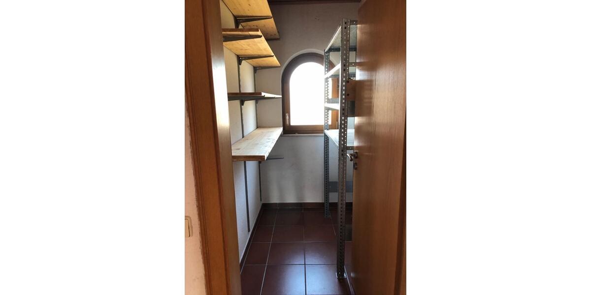 Einfamilienhaus Mehlingen - 5.5 Zimmer, 185 m&sup2;, 1.300&euro; | Angebot:27692043