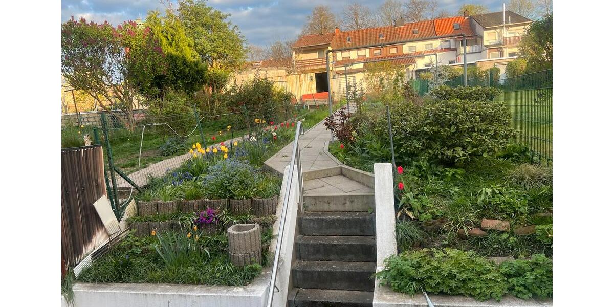 Reihenhaus Pirmasens - 3 Zimmer, 86 m&sup2;, 15&euro; | Angebot:27671962