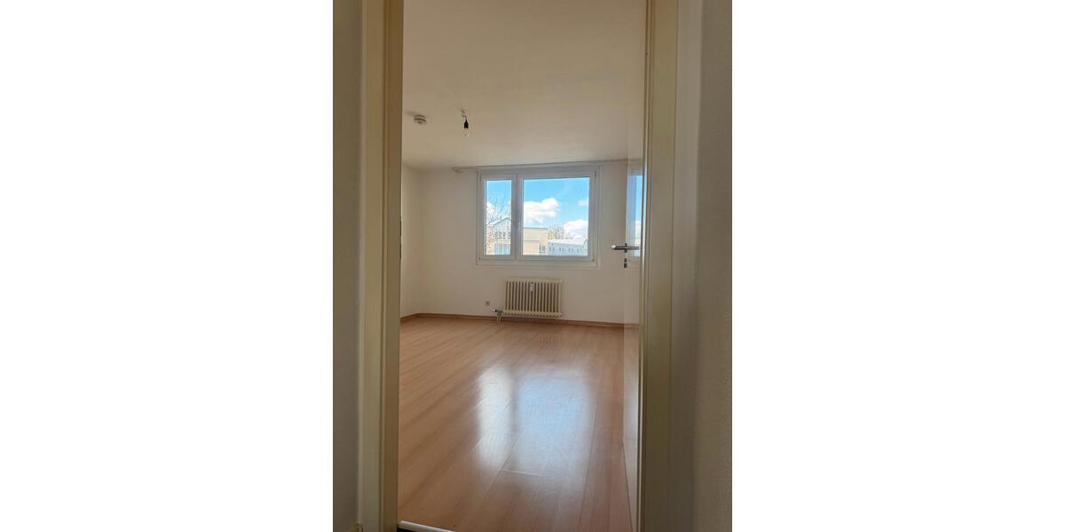 Etagenwohnung Kaiserslautern Betzenberg - 3 Zimmer, 100 m&sup2;, 1.100&euro; | Angebot:26042575