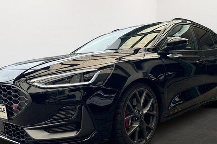 Ford Focus 5.028 km 32.990 € Neustadt 67434