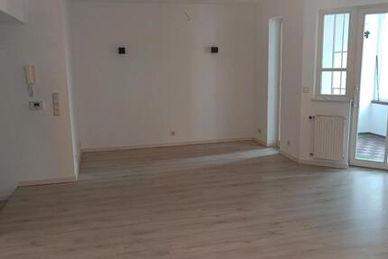 Schöne zentrale 3 Zimmerwohnung zimmer