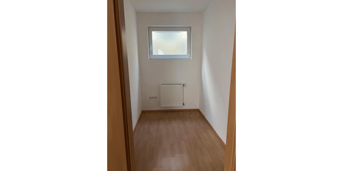 Erdgeschoßwohnung Leimen - 2.5 Zimmer, 96 m&sup2;, 650&euro; | Angebot:25403502
