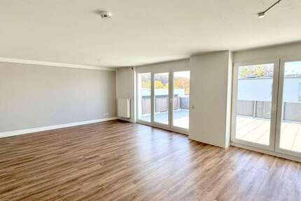 Wohnung Kaiserslautern Bahnheim - 4 Zimmer, 135 m&sup2;, 1.800&euro; | Angebot:24721192